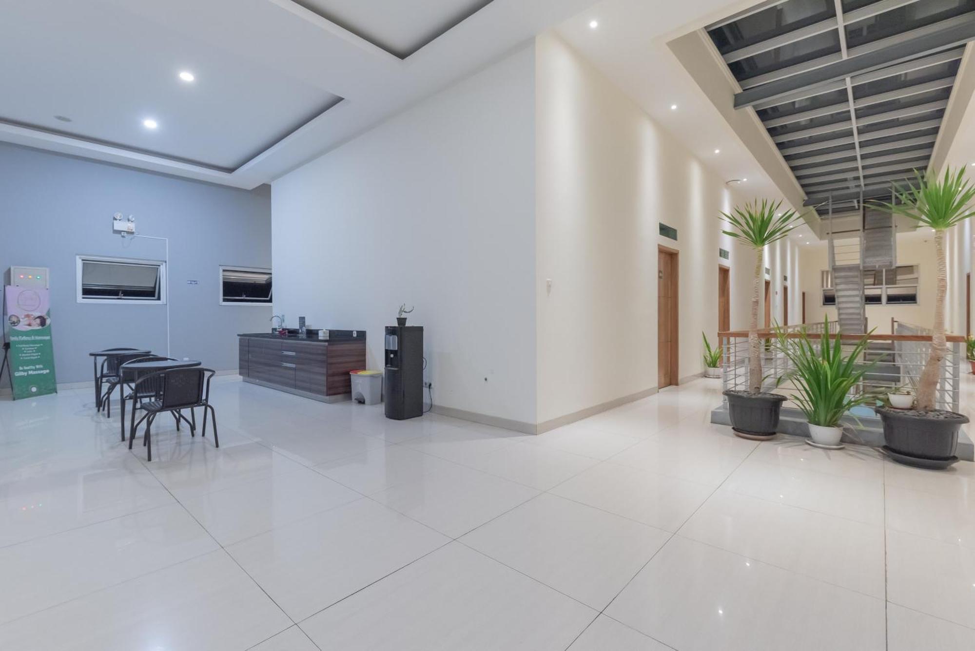 Urbanview Darmo Residence Bandung Dış mekan fotoğraf